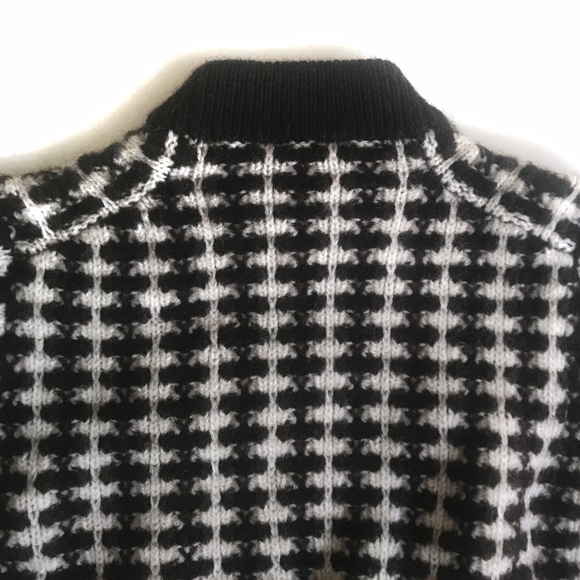 Vintage Handmade Houndstooth Sweater - Picture 7 of 7